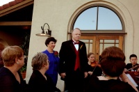 017-Wedding Day - Grooms Parents Arrive09-18-2005.JPG